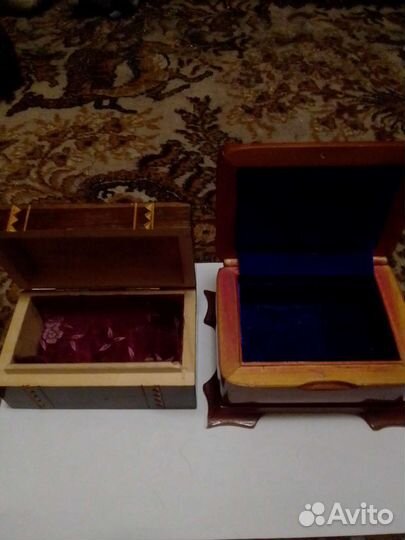 Картина и шкатулки