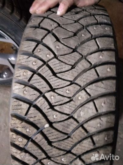 Dunlop SP Winter Ice 03 215/55 R17