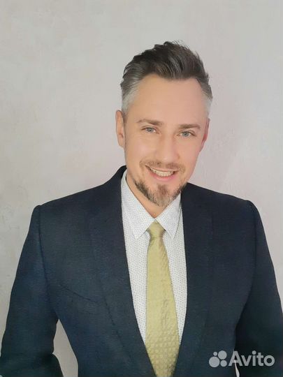 Ведущий, певец, тренер по ораторскому мастерству