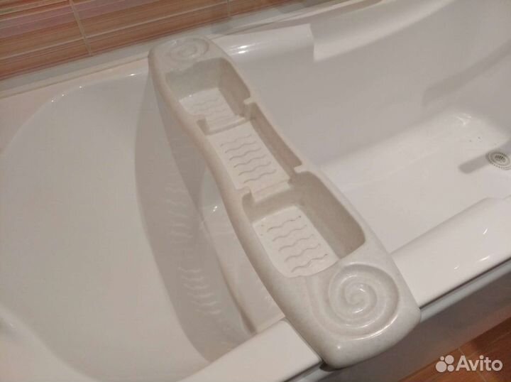 Полочка в ванну