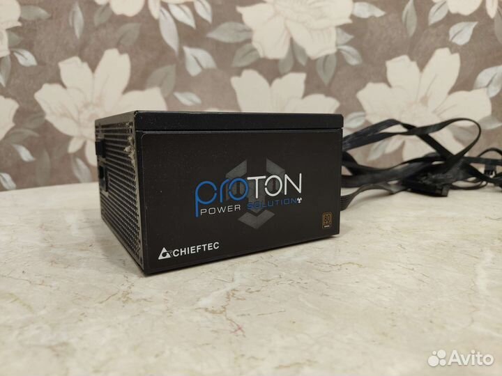 Блок питания Chieftec 600W