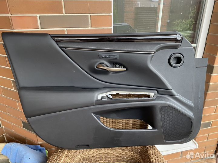 Обшивка двери левая Лексус ES 250 7