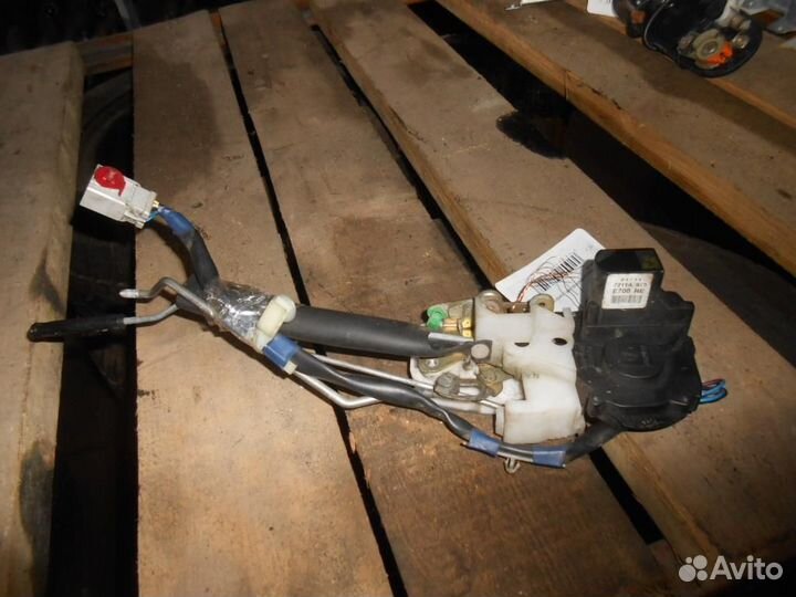 Замок двери передней правой Rover 400