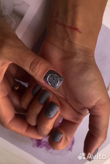 Маникюр и педикюр