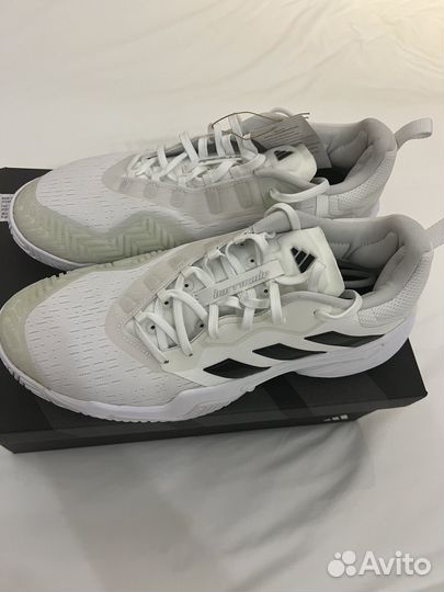 Теннисные кроссовки