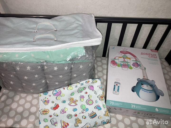 Детская кровать с маятником