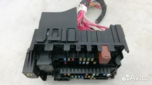 Блок предохранителей renault laguna 3 (90K09M102)