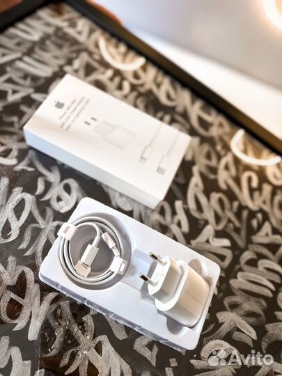 Зарядка на iPhone 20w