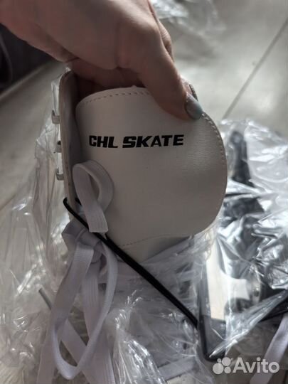 Коньки фигурные CHL
