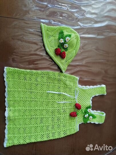 Сарафан вязанный клубничка