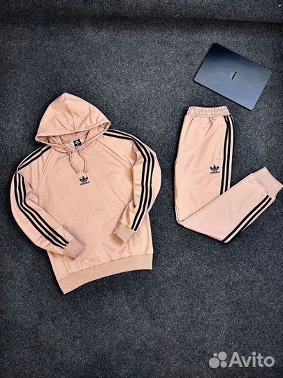 Спортивный костюм adidas