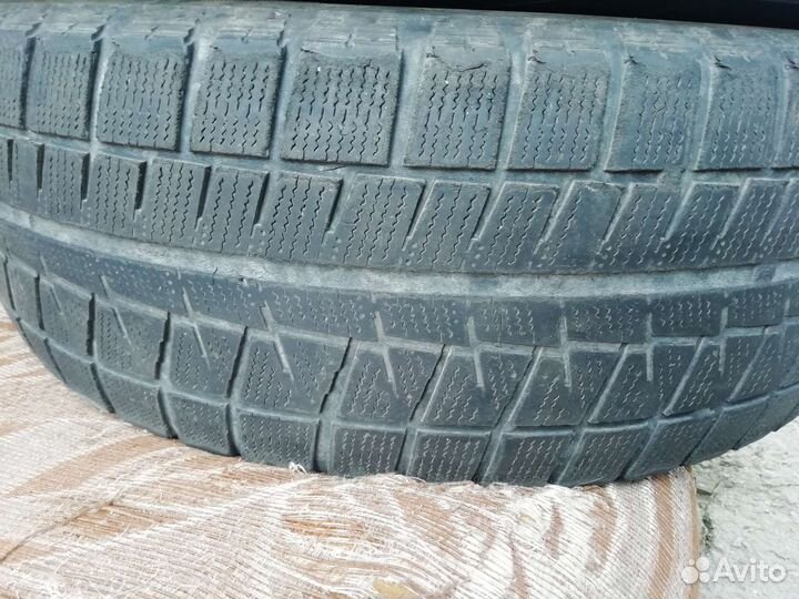 Bridgestone Blizzak Revo GZ 215/65 R16 98S
