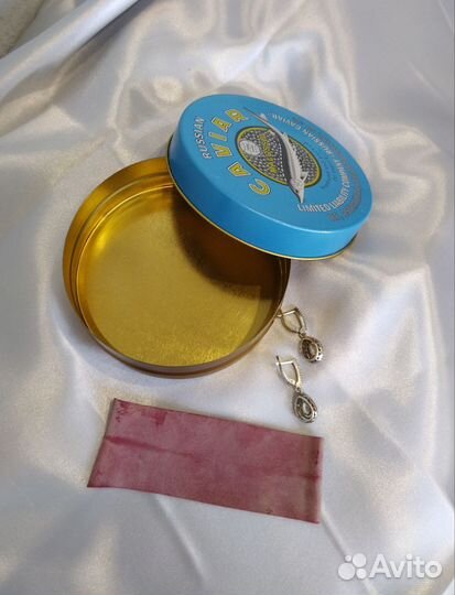 Жестяная баночка из под чёрной икры