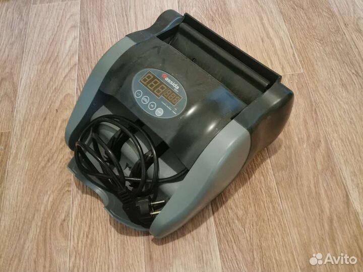 Счетчик денег банкнот