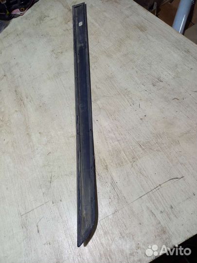 Внешний молдинг передней левой двери astra H