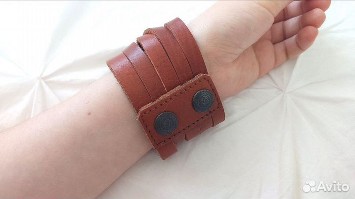 Кожаный браслет