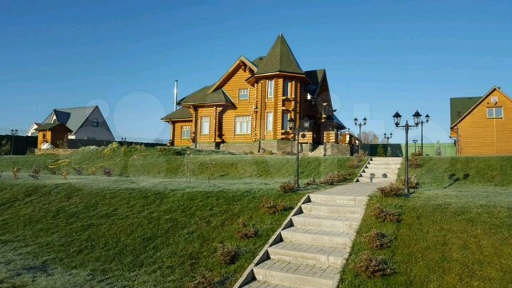 Дом 298 м² на участке 35 сот.