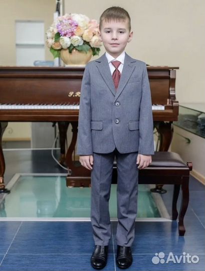 Костюм школьный для мальчика 128 и 134