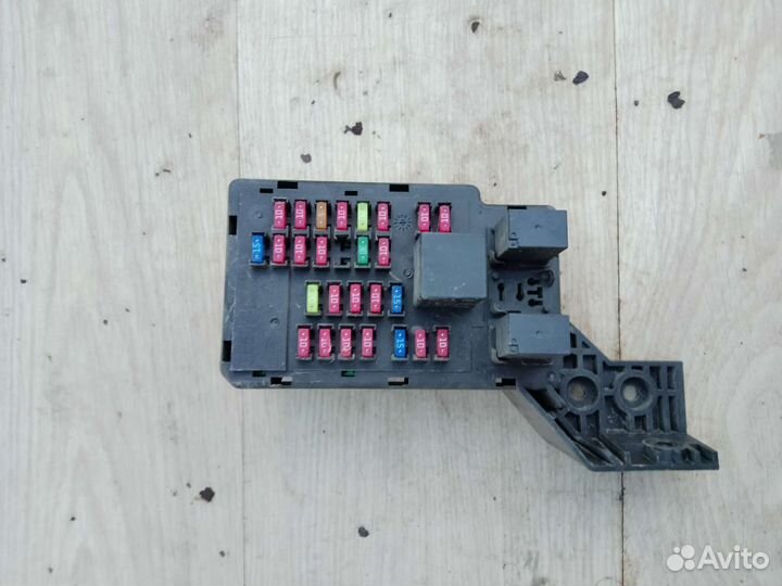 Блок предохранителей салона Geely Emgrand