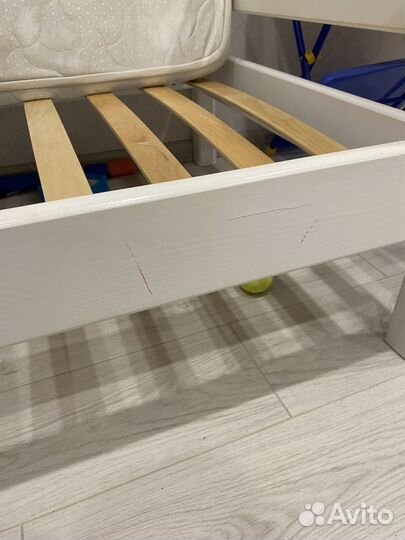 Кровать с матрасом
