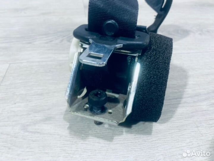 Ремень безопасности задний левый Ford Focus