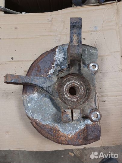 Кулак поворотный Mitsubishi Lancer 9 2003-2008