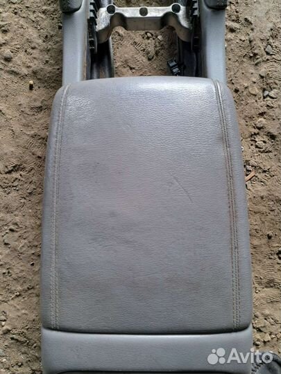 Подлокотник на Porsche Cayenne