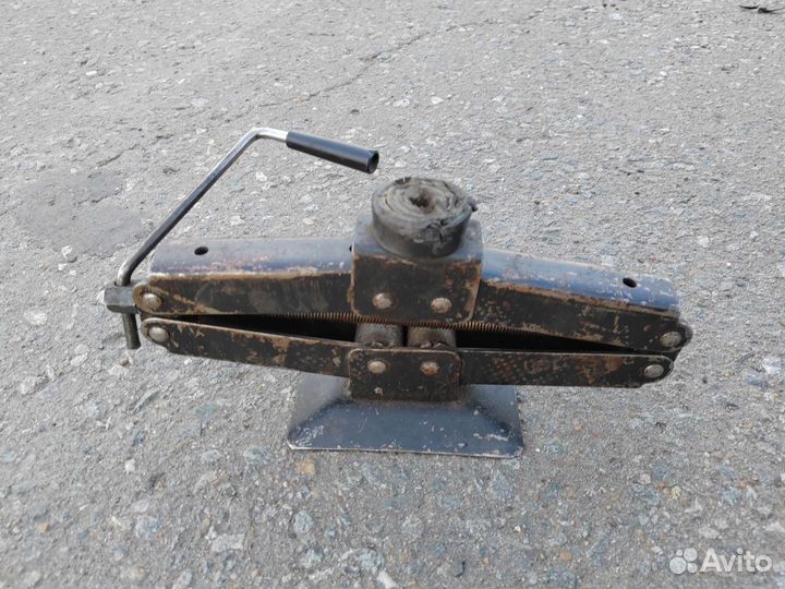 Домкрат ромбовый