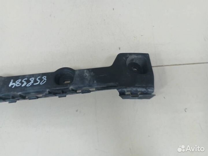 Кронштейн заднего бампера правый Skoda Octavia A7 2013