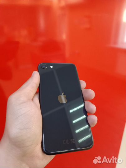 Телефон iPhone se 2020