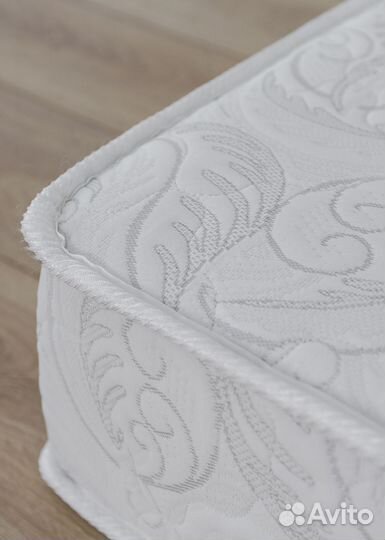 Матрас беспружиннный 200х200