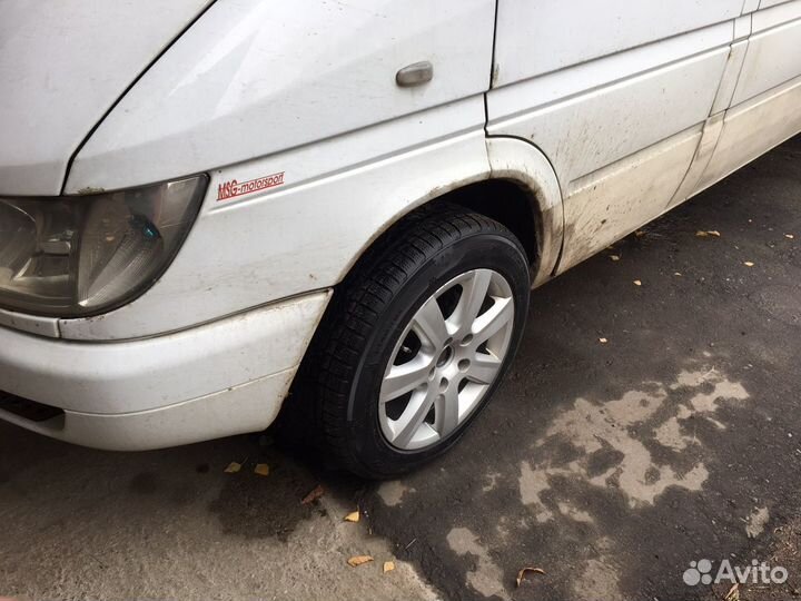 R17 Continental ContiPremiumContact 2 215/60, PCD 5x130 DIA 84.1