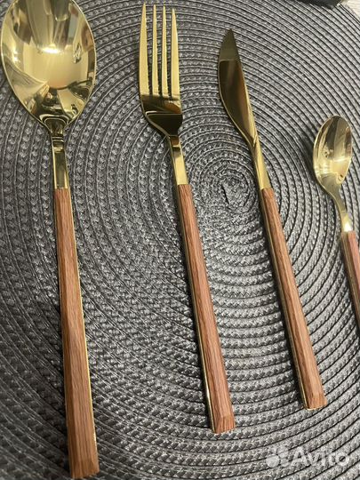 Набор столовых приборов на 6 персон
