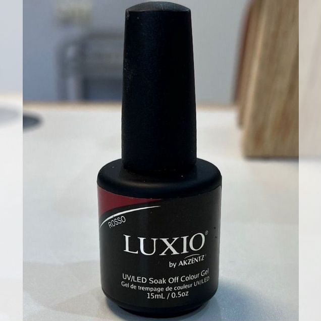 Гель лак luxio