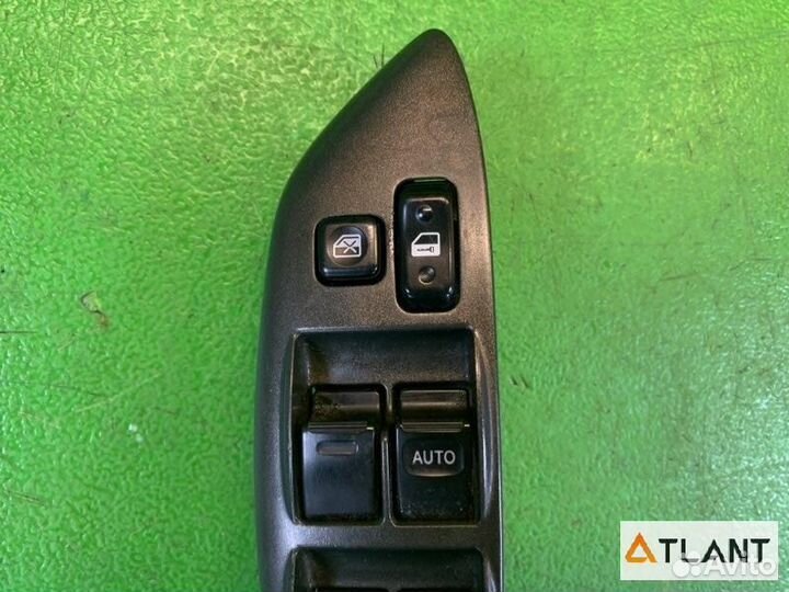 Пульт стеклоподъемника передняя правая toyota plat