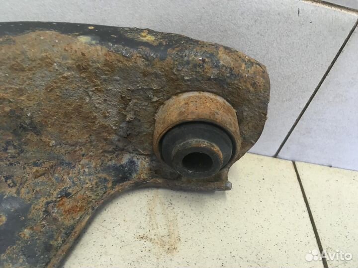 Рычаг передний правый Sandero 2009-2014