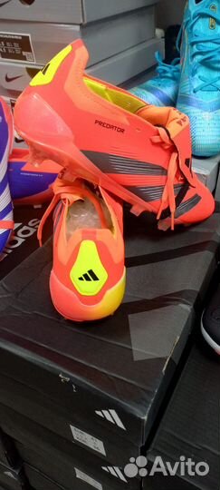 Футбольные бутсы adidas predator