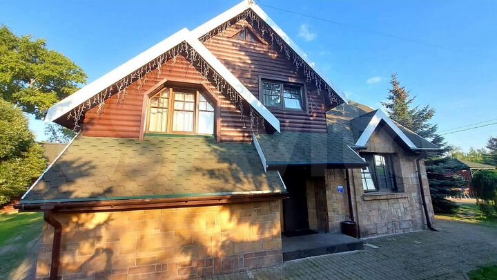 Коттедж 250 м² на участке 16 сот.