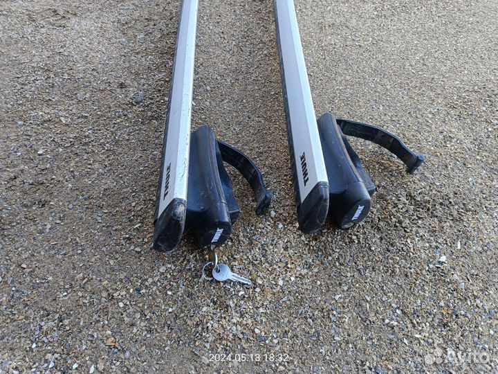 Багажник на крышу поперечины Thule