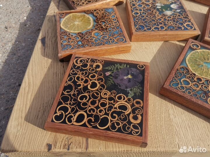 В наличии сервизные подставки под горячее