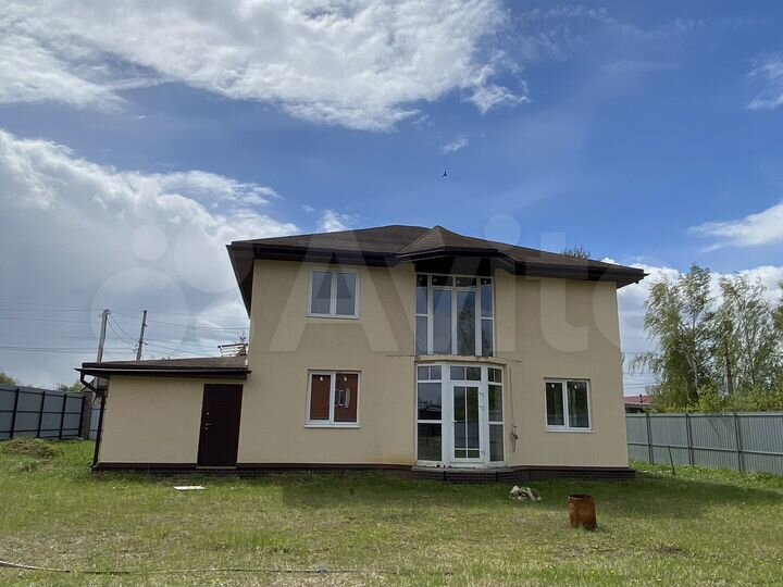 Дом 215,3 м² на участке 8 сот.