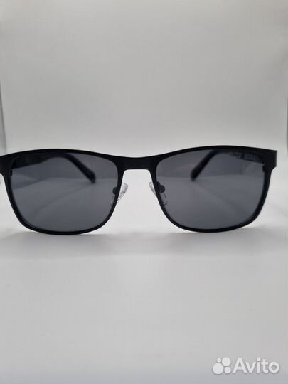 Солнцезащитные очки Hugo Boss