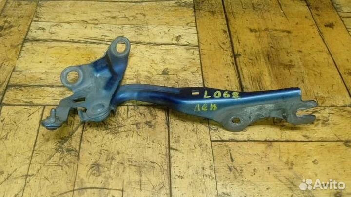 Петля капота левая Mazda 6 GG L813 2005