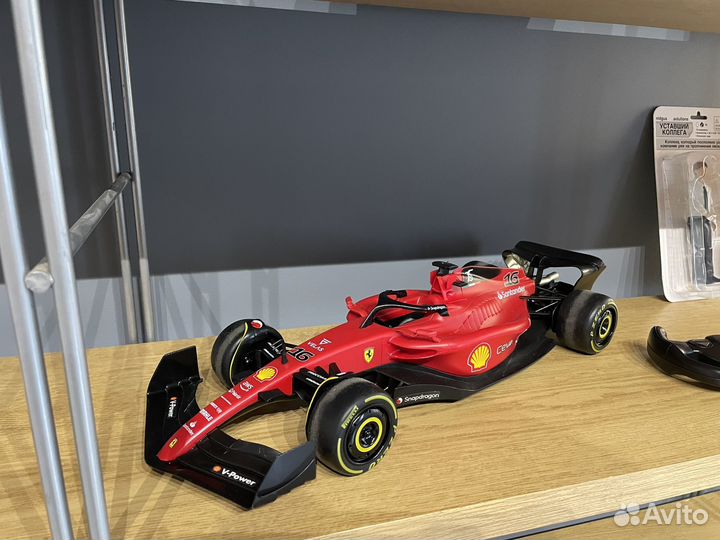 Formula 1 Ferrari F1 1:12 действующая модель