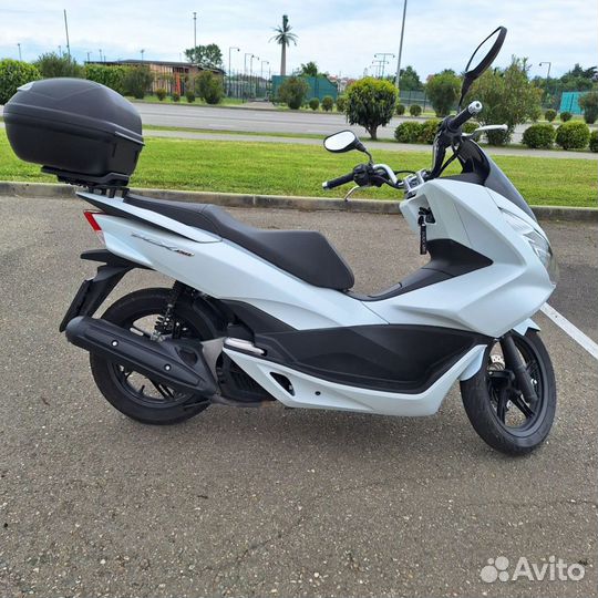 Макси-скутер Honda PCX 150