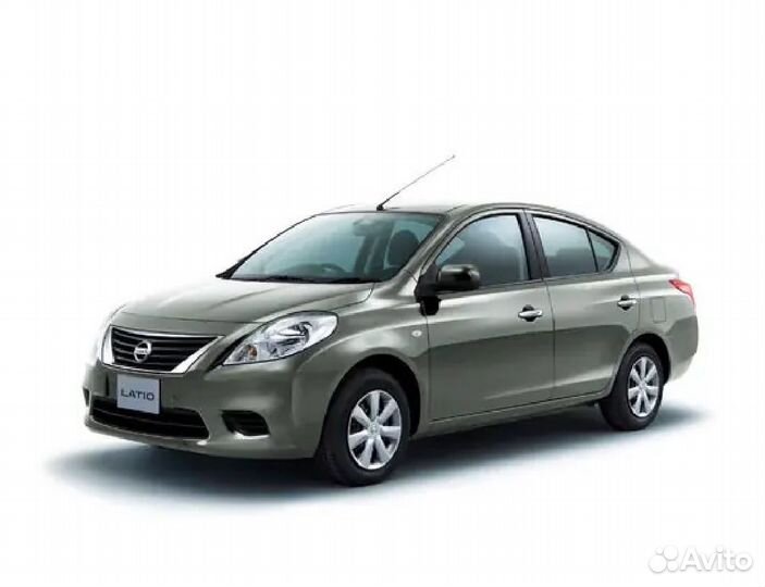 Решётка радиатора Nissan Latio