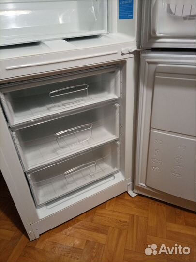 Холодильник Indesit