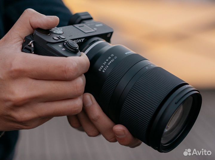 Объектив Tamron 17-70mm f/2.8 Di III-A VC RXD Sony