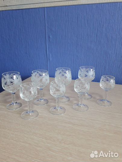 Рюмки на ножке