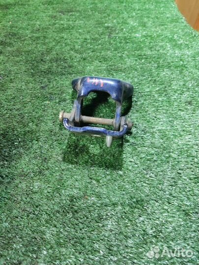 Петля двери передняя левая Citroen C4